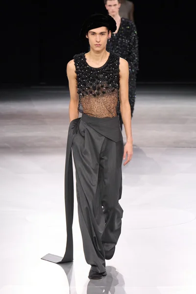 Look 50